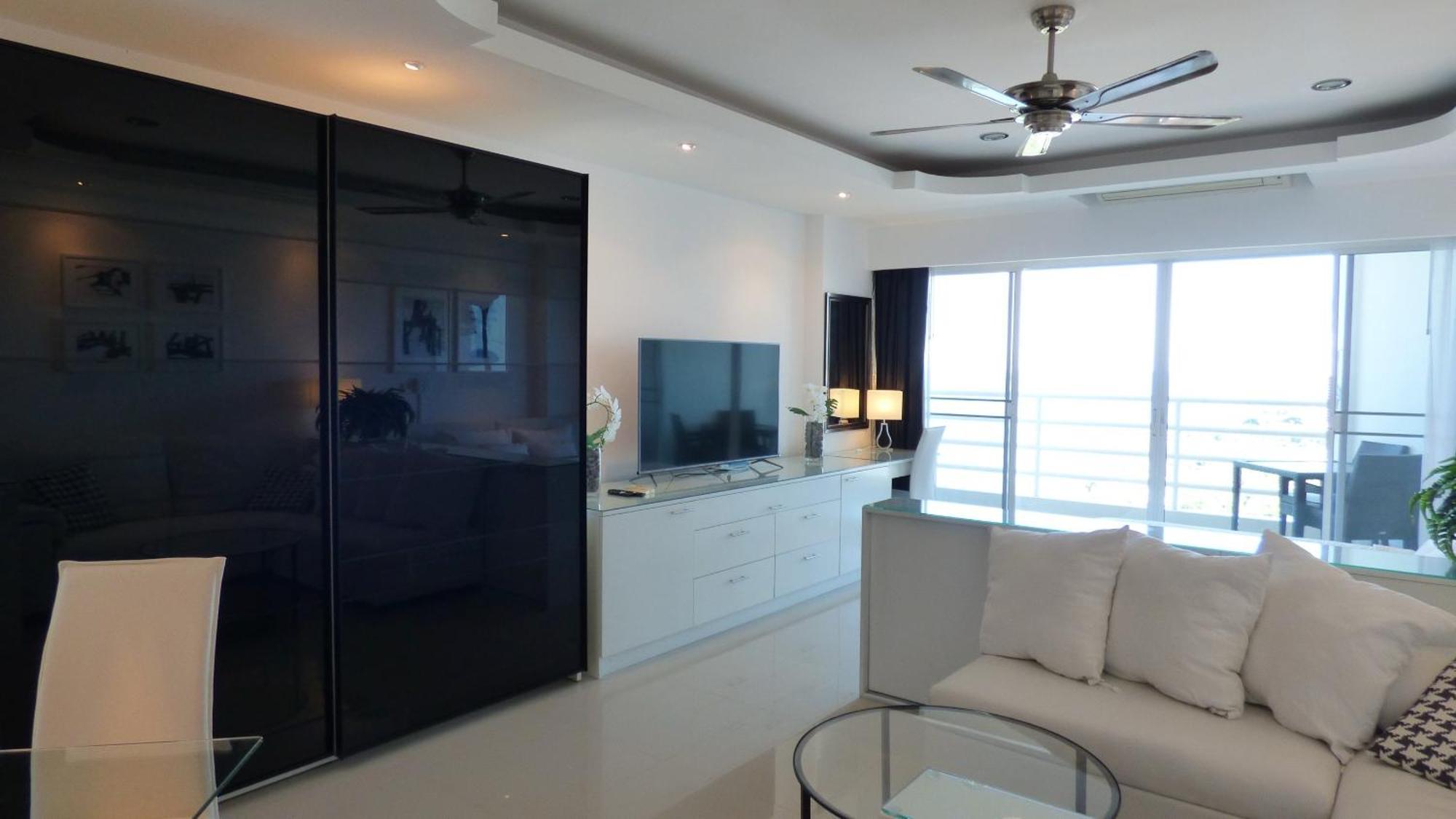 Beautiful Sea View Beach Front Condo Pattaya Exterior photo